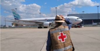 Task Force Opera&ccedil;&atilde;o Embondeiro, 1.&ordm; voo ajuda humanit&aacute;ria, Figo Maduro, 24.03